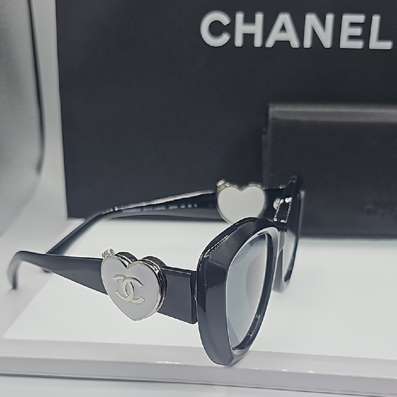 CHANEL Black Sunglasses with Heart Decor - Picture 4 of 15